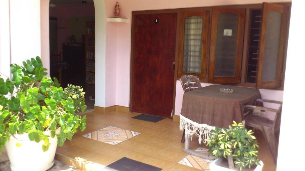 Ocean View Tourist Guest House At Negombo Beach Near The Airport Rom bilde